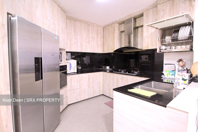 Blk 695 Jurong West Central 1 (Jurong West), HDB Executive #186453842